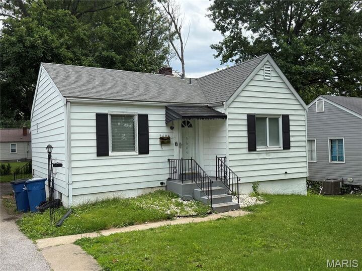 Property Photo:  5604 Sunbury Avenue  MO 63136 