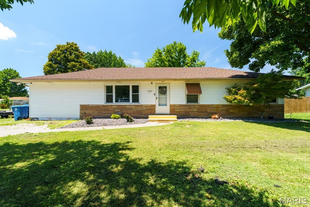 Property Photo:  4027 Melrose Avenue  IL 62040 