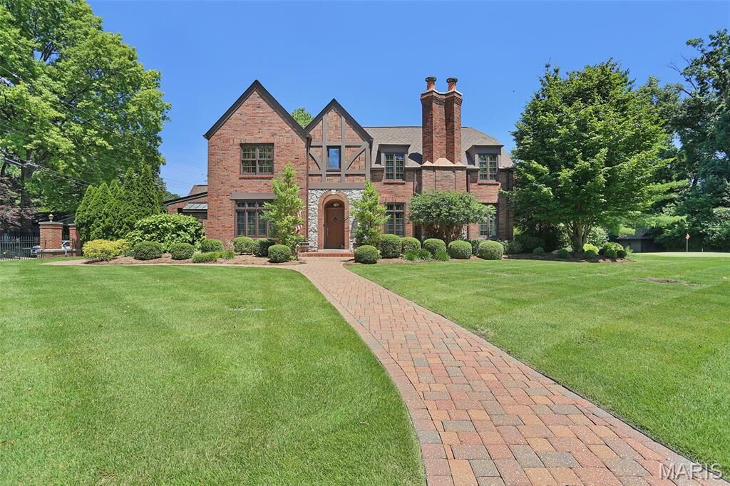 Property Photo:  1239 Saint Louis Street  IL 62025 