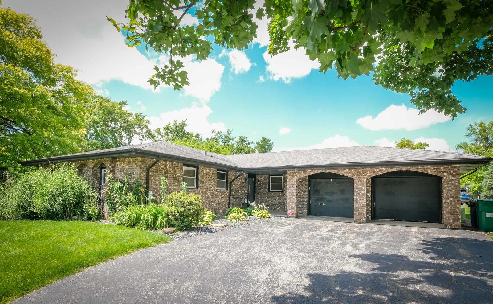 Property Photo:  14107 S Cherokee Trail  IL 60491 