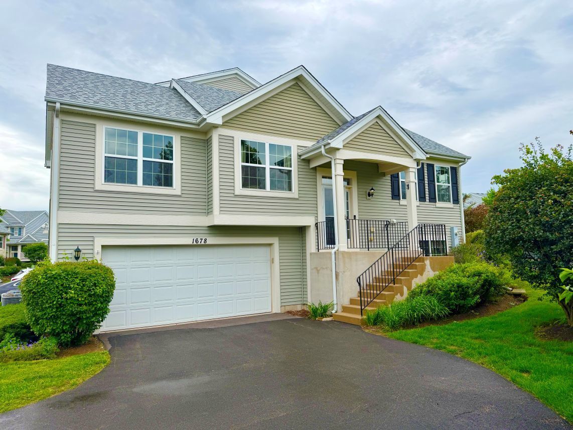 Property Photo: 1678 Windward Drive IL 60140