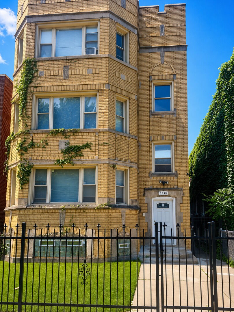 Property Photo: 7840 S Constance Avenue 2 IL 60649