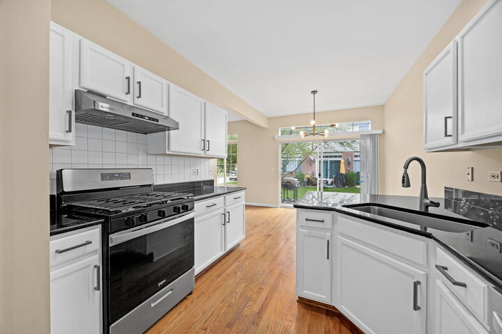 Property Photo:  1644 Windward Avenue  IL 60563 