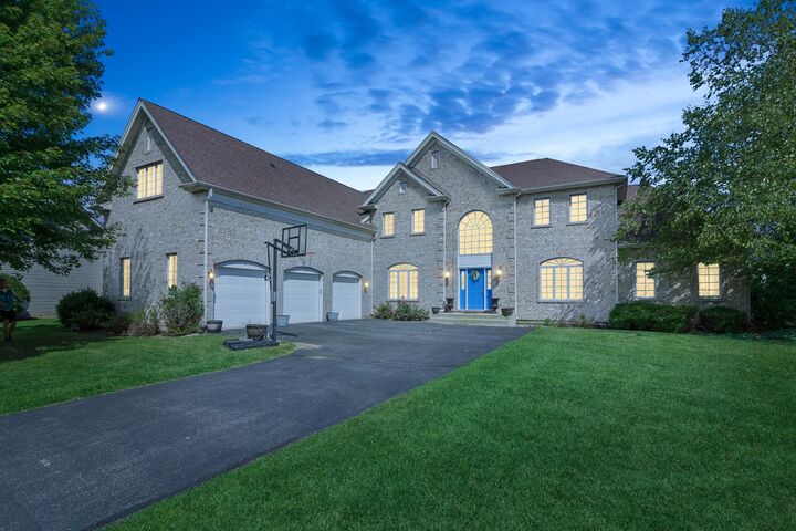 Property Photo:  391 Lake Run Lane  IL 60542 