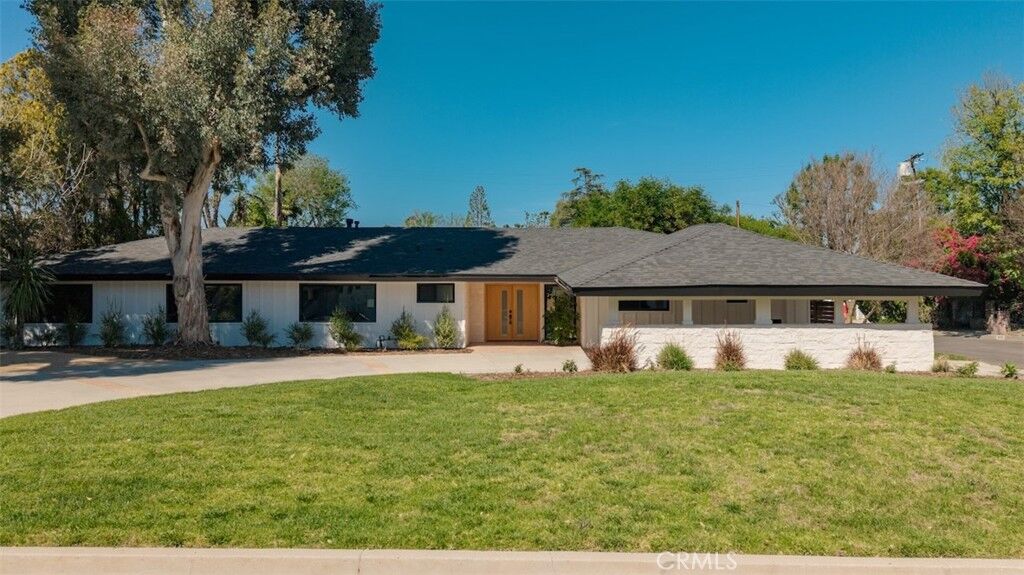 Property Photo:  17601 McCormick Street  CA 91316 