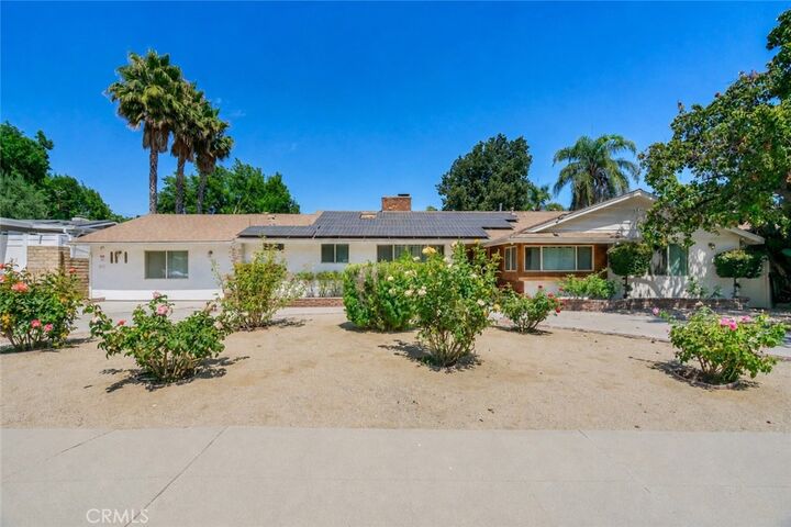 Property Photo: 10228 Encino Avenue CA 91325