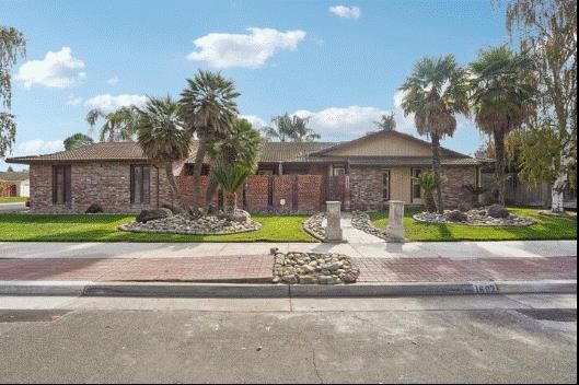 Property Photo:  1602 Venetian Drive  CA 95207 