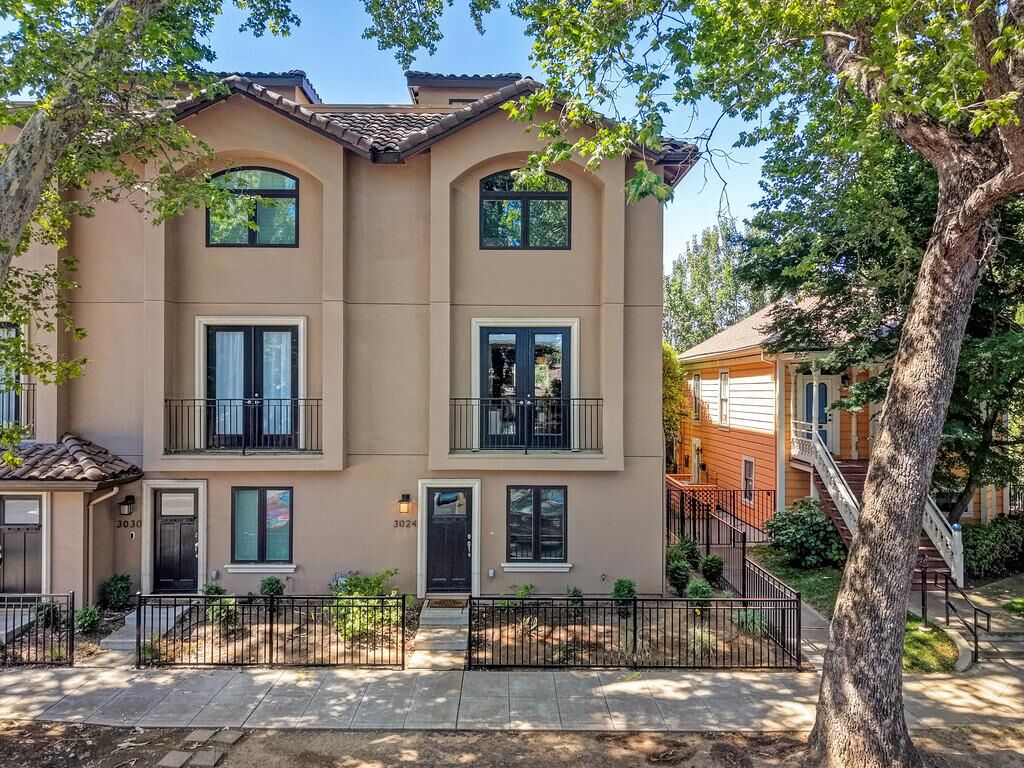 Property Photo:  3024 I Street  CA 95816 