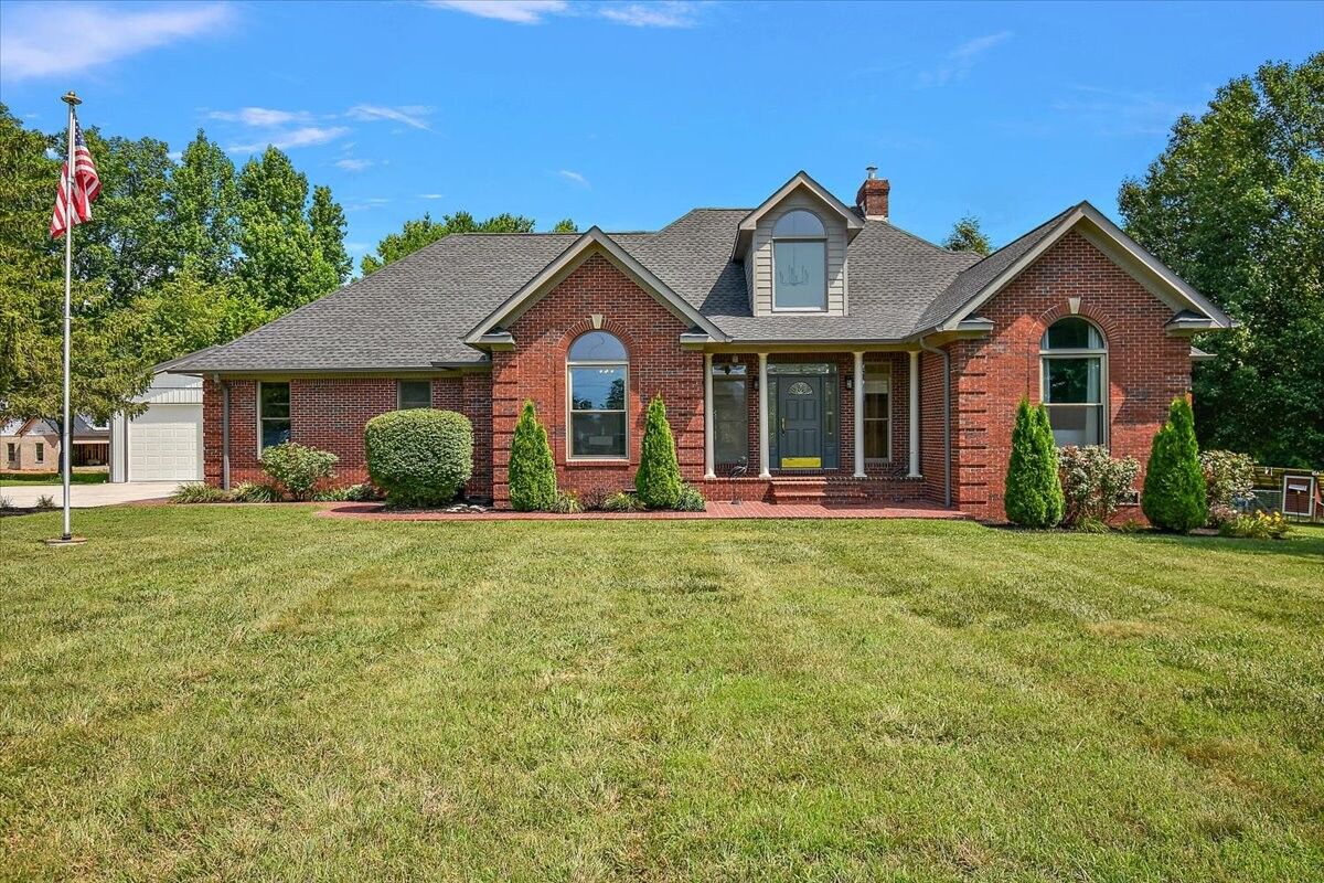 Property Photo:  2309 Allen Ferry Rd  TN 37166 