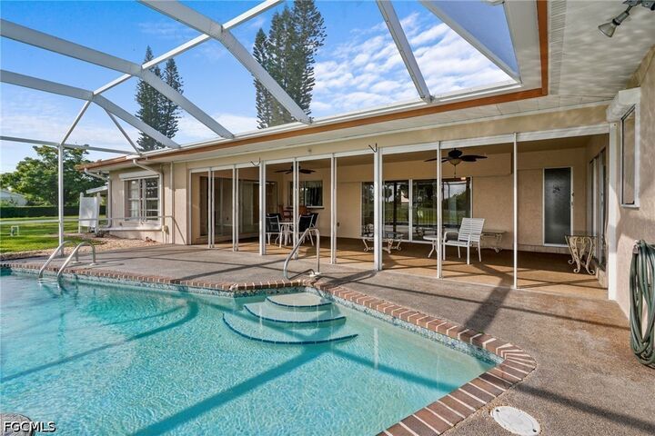 Property Photo:  711 Mirror Lakes Drive  FL 33974 