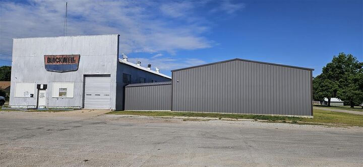 Property Photo: 417 N 1st OK 74631