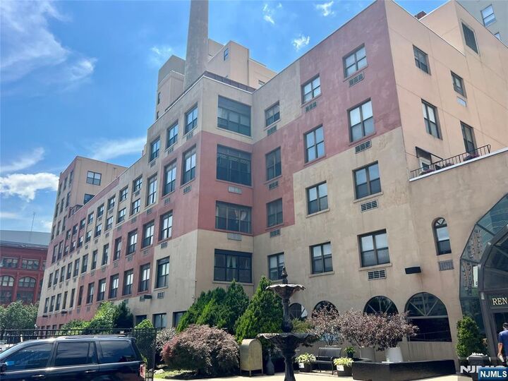 Property Photo:  111 Mulberry Street 2R  NJ 07102 