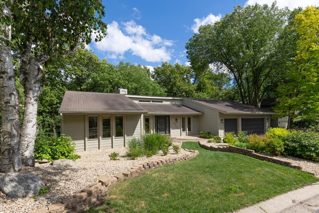 Property Photo:  8753 Walton Oaks Drive  MN 55438 