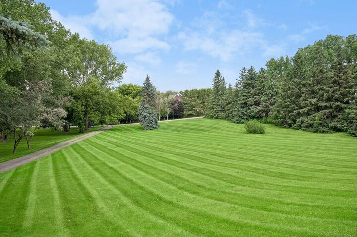 Property Photo:  215 Hollander Road  MN 55391 