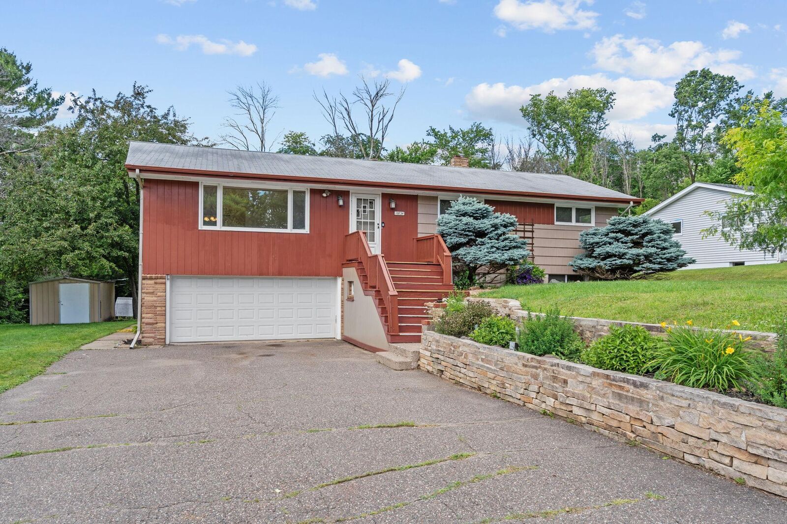 Property Photo: 10724 32nd Avenue N MN 55441