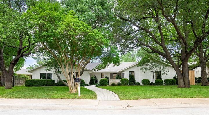 Property Photo:  10564 Cox Lane  TX 75229 