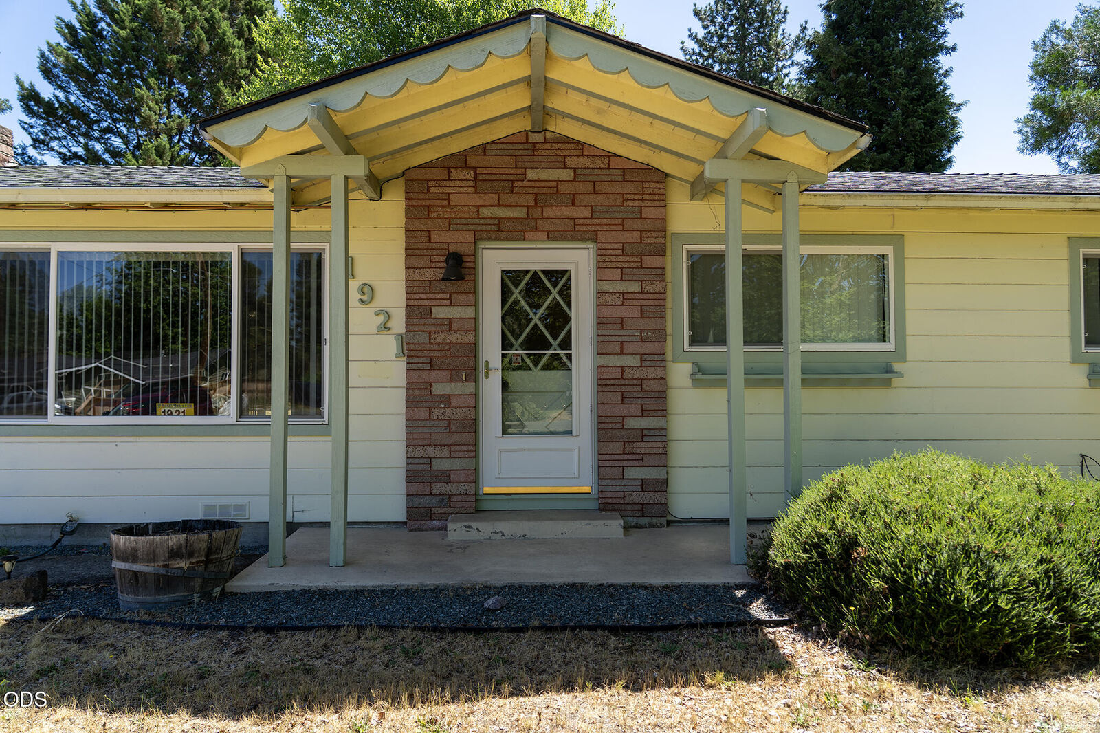 Property Photo:  1921 Regina Way  OR 97527 