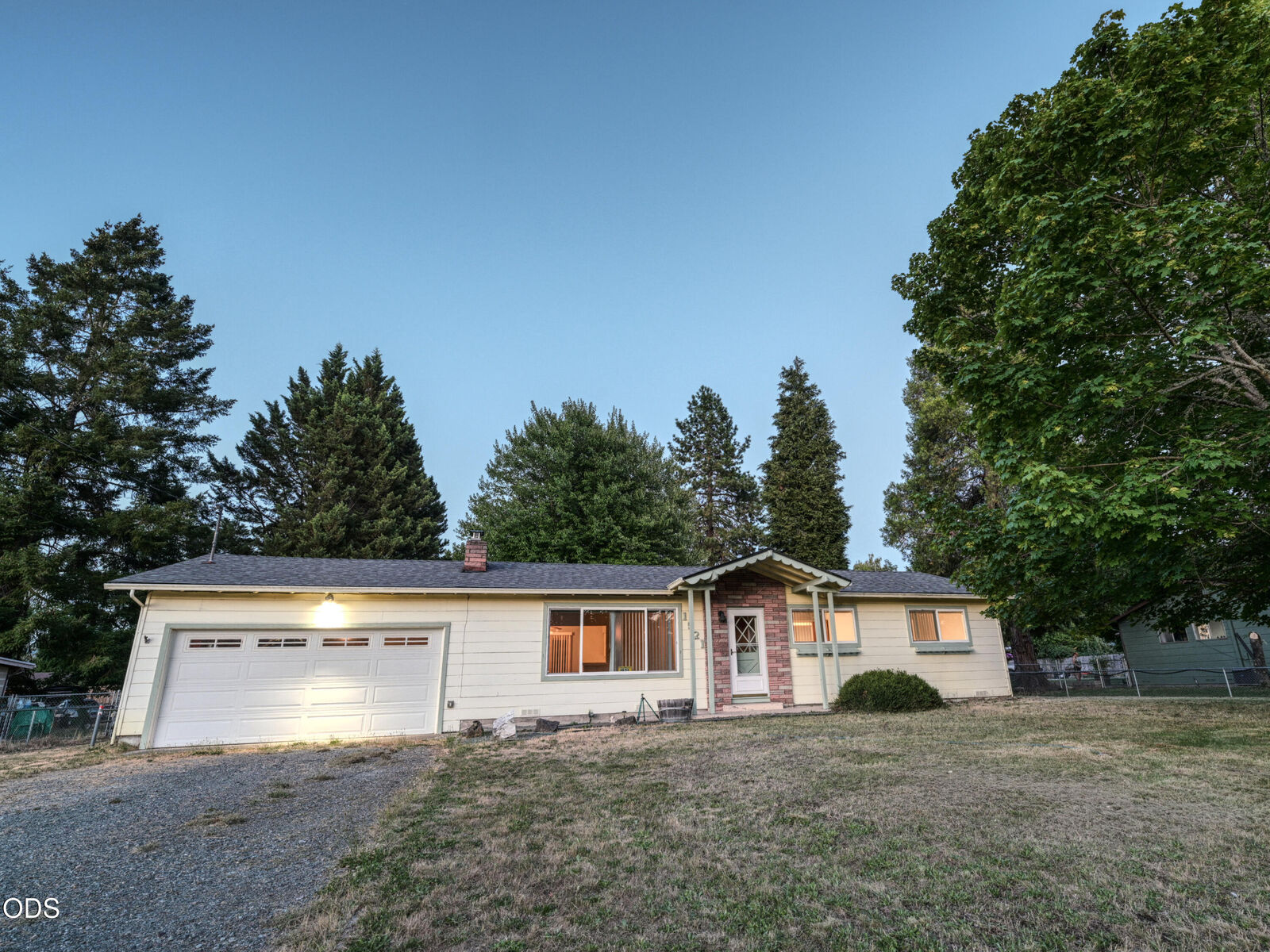 Property Photo: 1921 Regina Way OR 97527