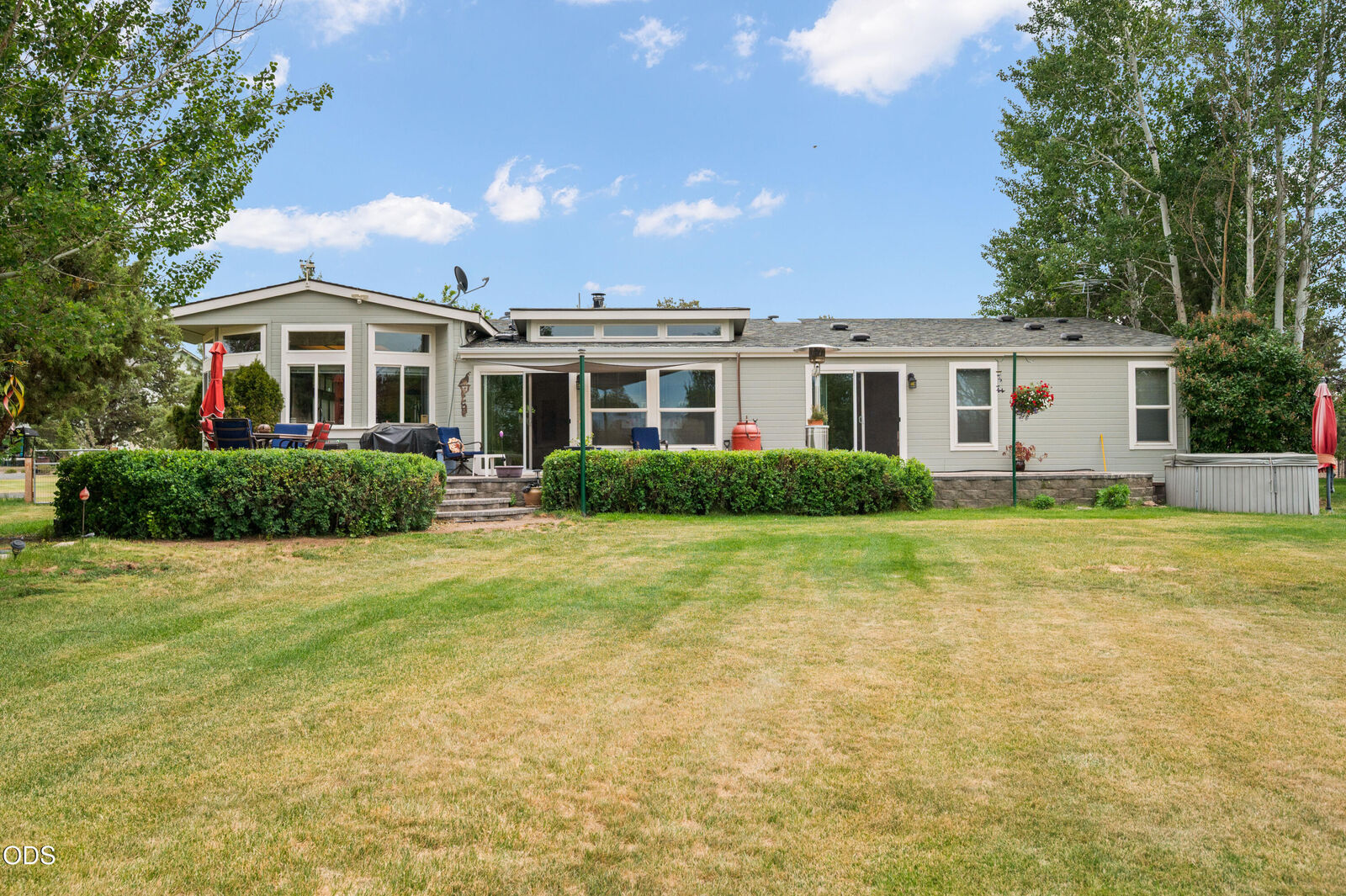 Property Photo: 23720 SW Starshine Lane OR 97701