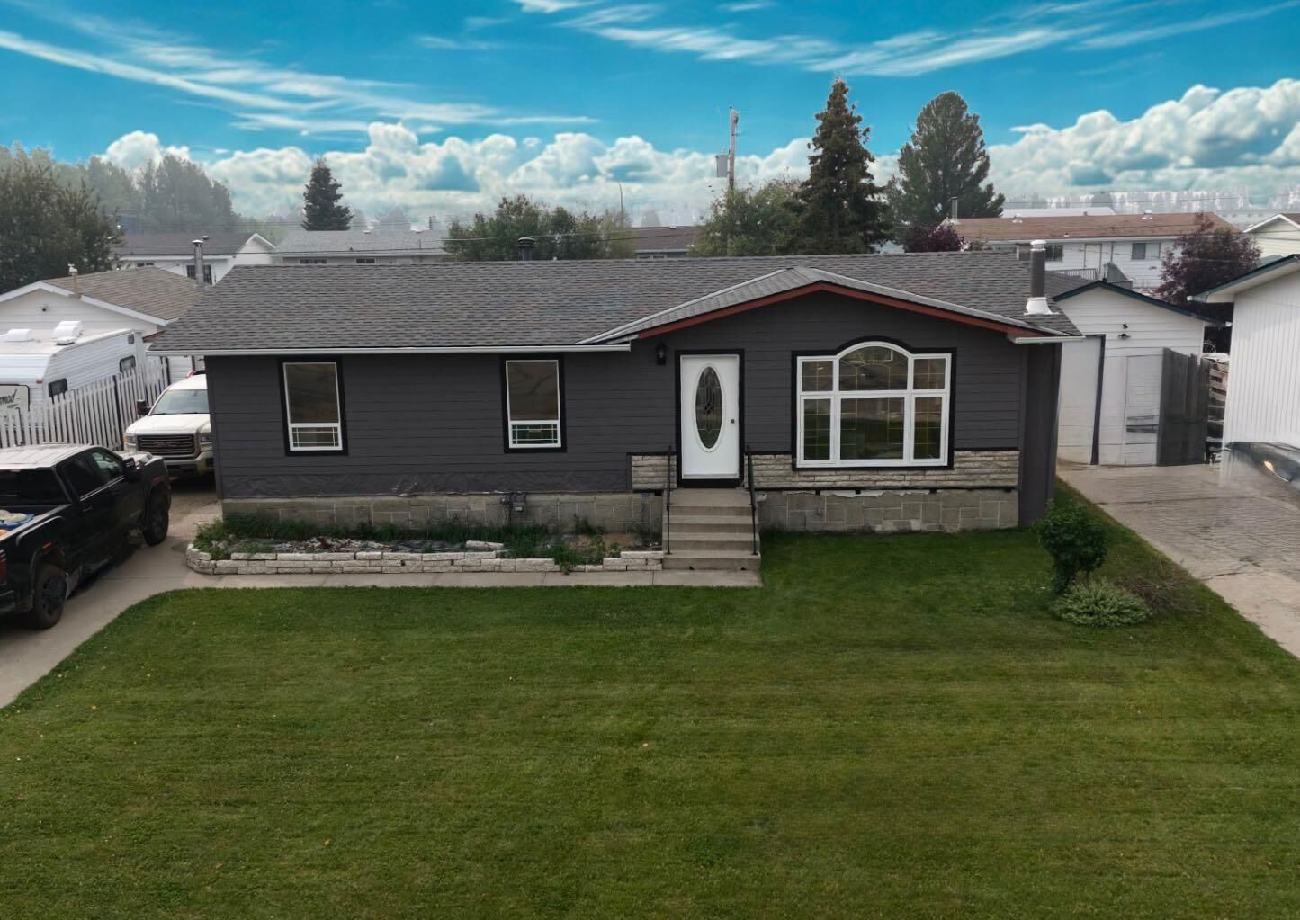 Property Photo:  27 Centenial Crescent  AB T0G 2C0 