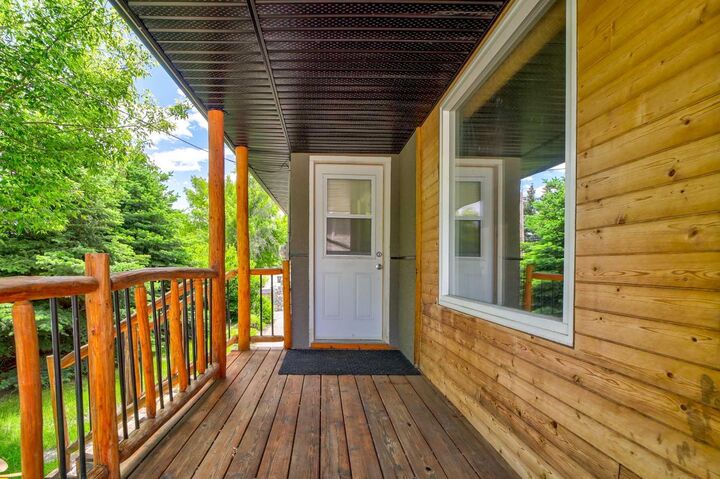 Property Photo: 1124 James Avenue AB T0K 1W0