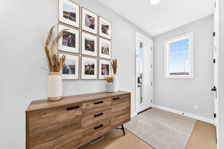 Property Photo:  76 Shale Avenue  AB T4C 3G6 