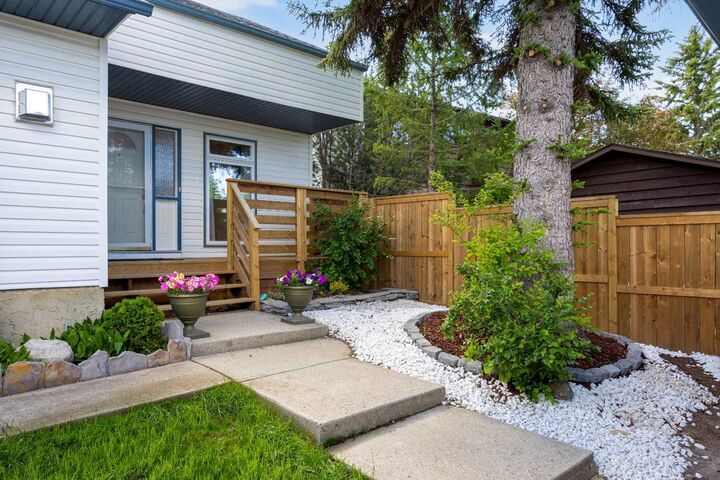 Property Photo:  151 Ranchview Place NW  AB T3G 1H7 