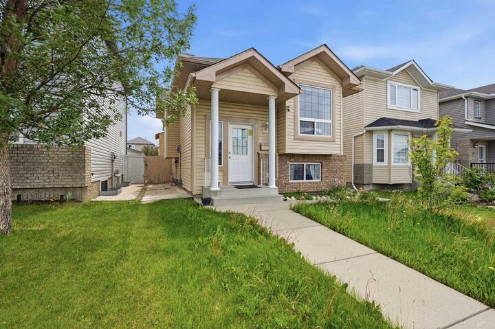20 Saddlefield Road NE — photo 1
