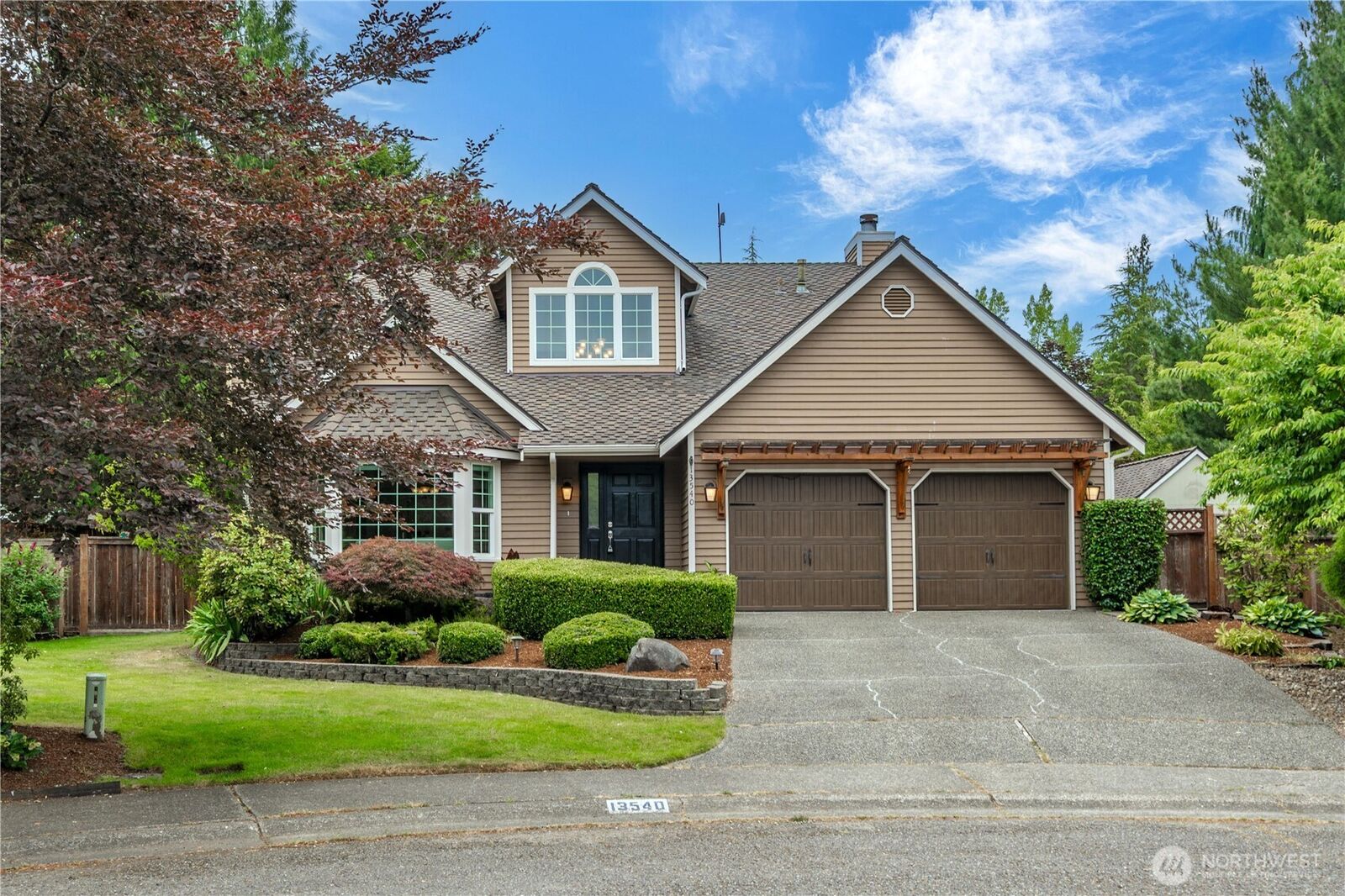 Property Photo: 13540 SE 189th Place WA 98058