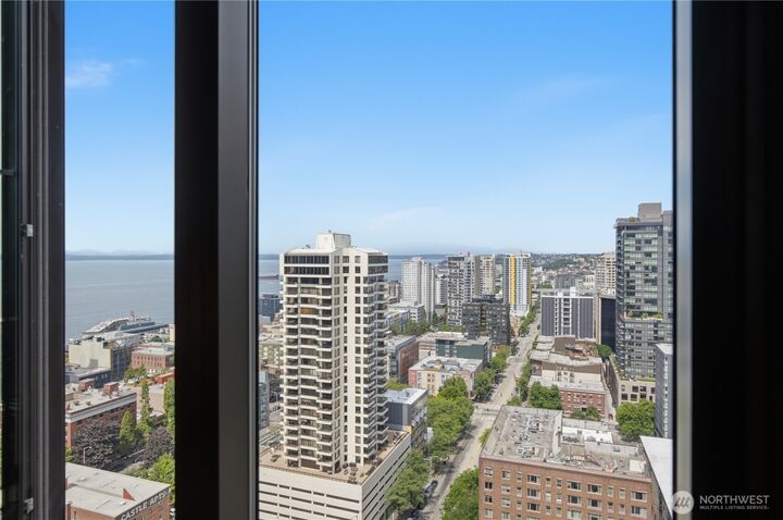 Property Photo: 2100 3rd Avenue 2604 WA 98121