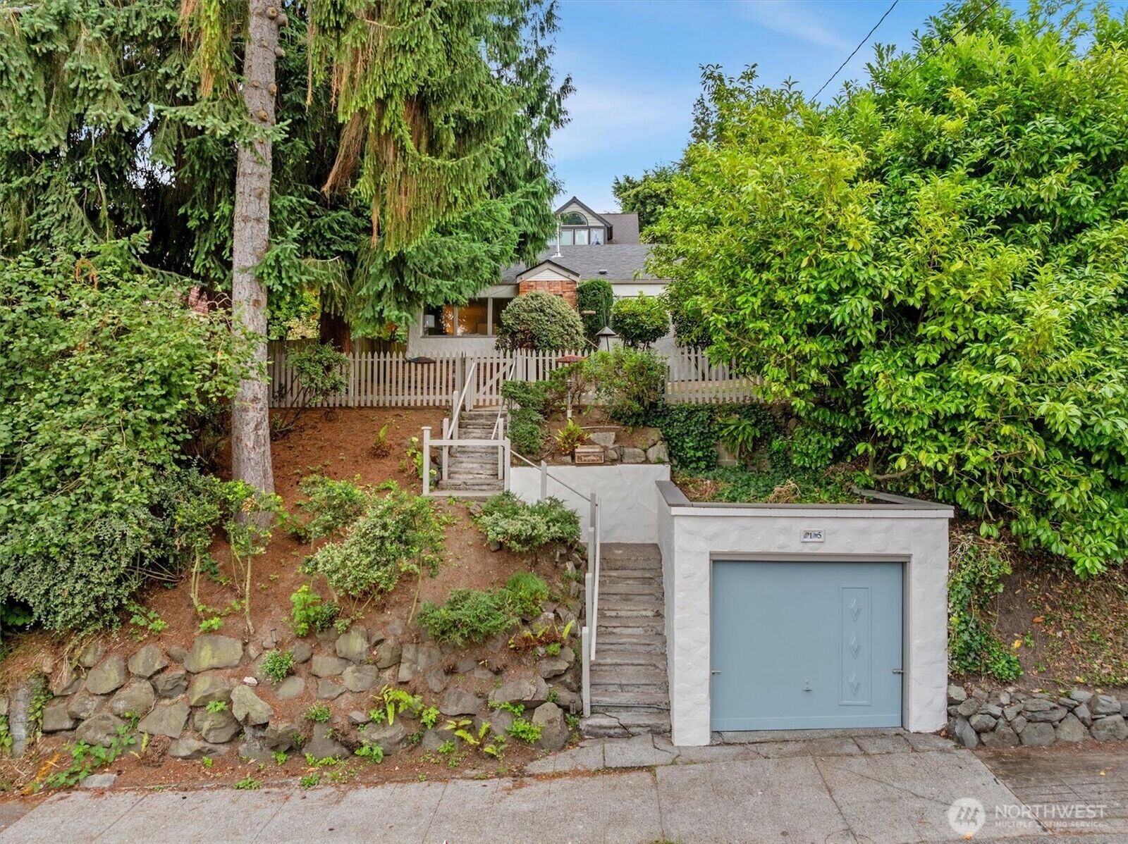 Property Photo:  15  Fulton Street  WA 98109 