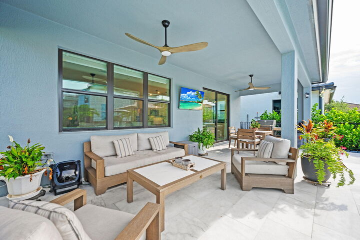 Property Photo:  2387 Rollingwood Court  FL 33309 