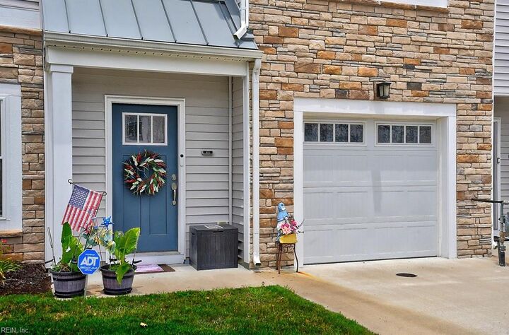 Property Photo: 1002 Opal St 103 VA 23435