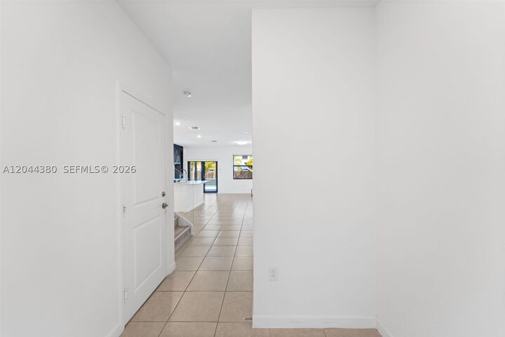 Property Photo: 25205 SW 108th Ave FL 33032