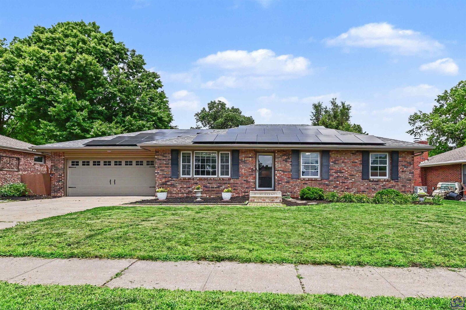 Property Photo:  5408 SW 12th Ter  KS 66604 