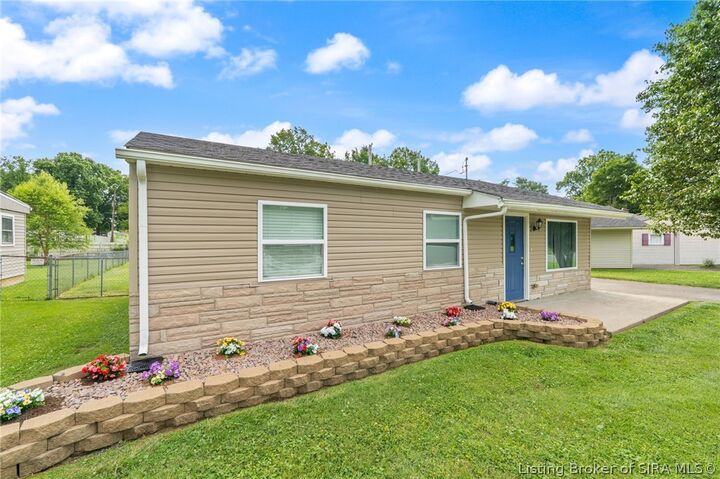 Property Photo:  3102 Beacon Drive  IN 47150 