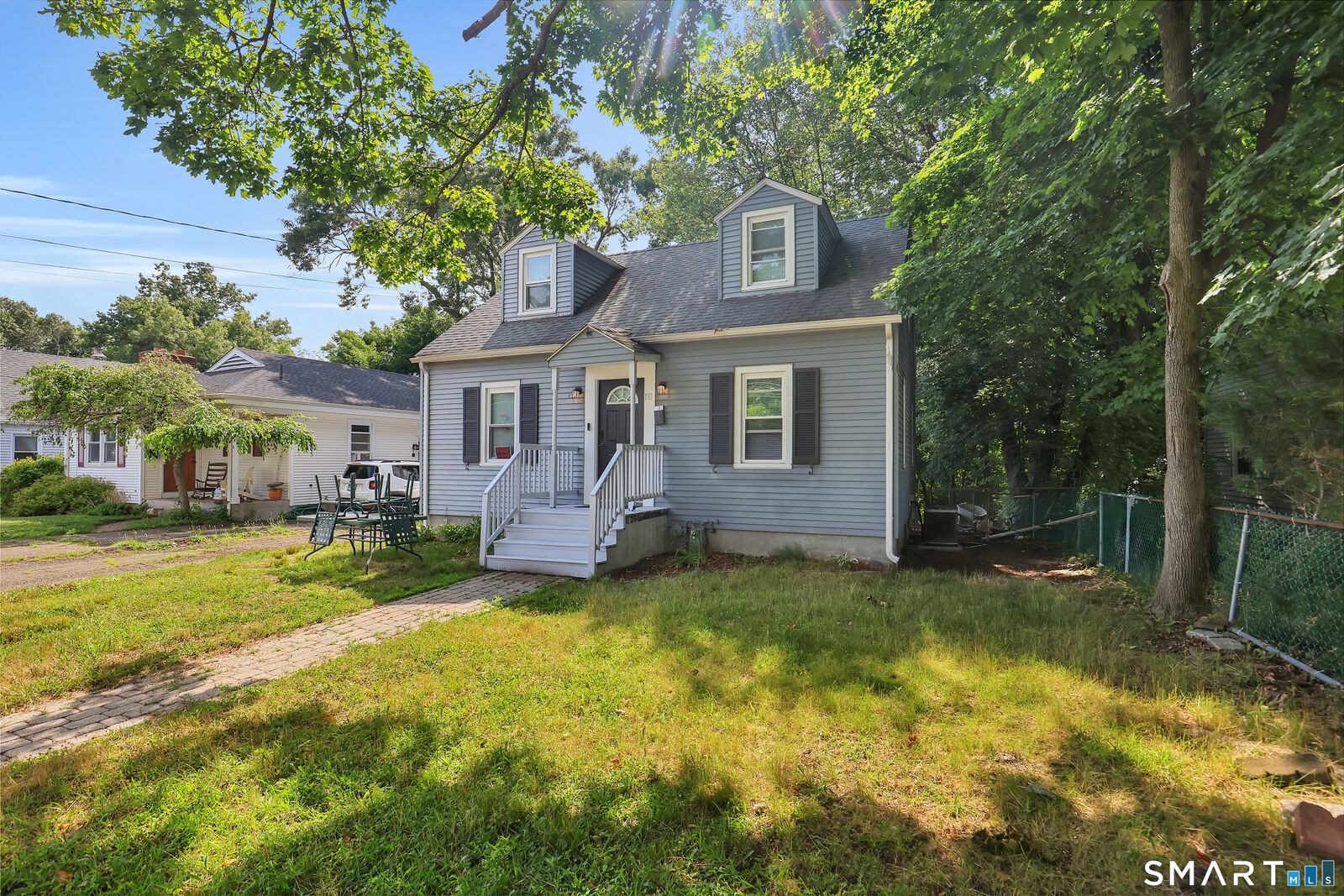Property Photo:  110 Hawthorne Street  CT 06042 