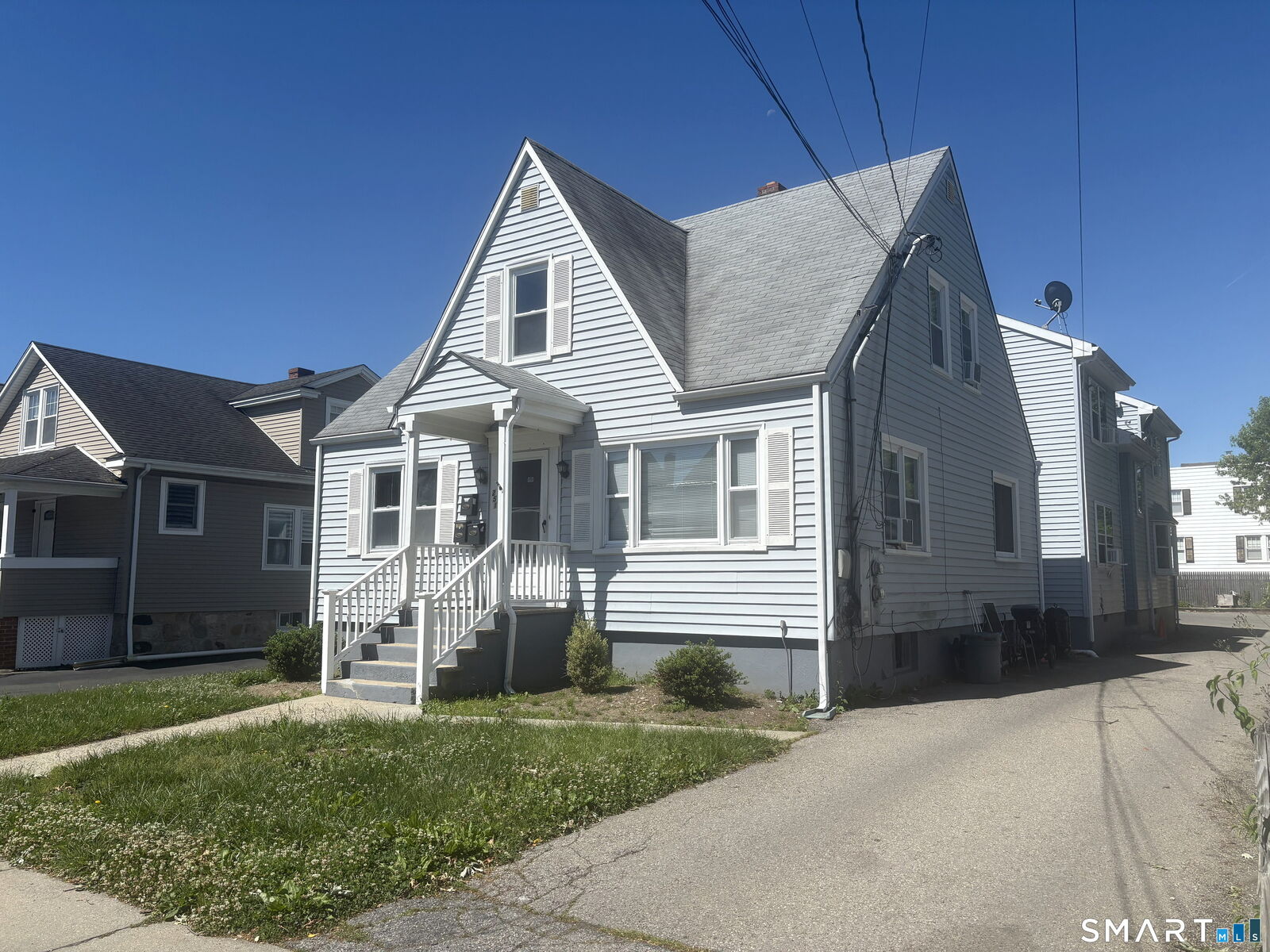 Property Photo:  251 Seaside Avenue  CT 06902 