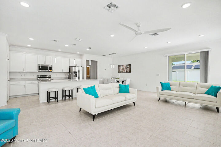 Property Photo:  1030 Grapefruit Road SE  FL 32909 
