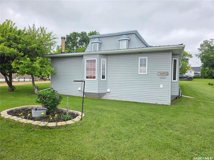 Property Photo:  15 Adelaide Street  SK S0C 1R0 