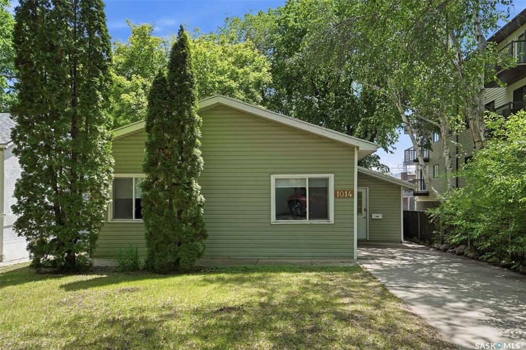 Property Photo:  1014 9th Street E  SK S7H 0N2 