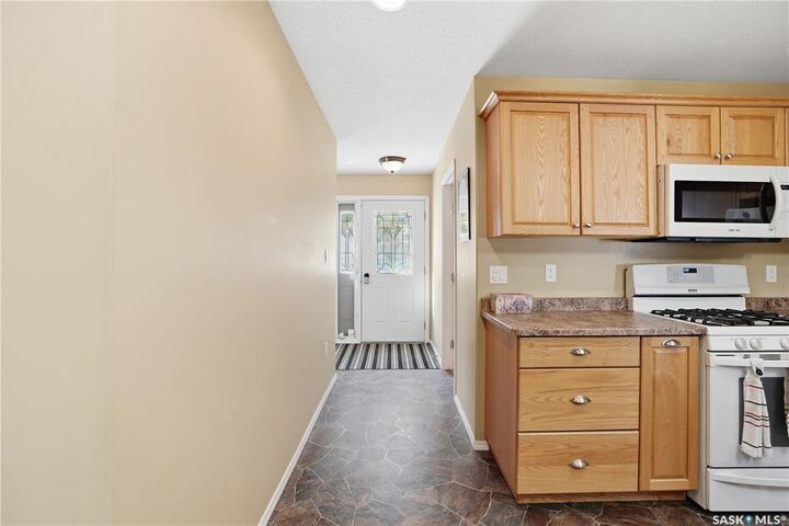 Property Photo:  205 Bay Drive W  SK S0J 0N0 