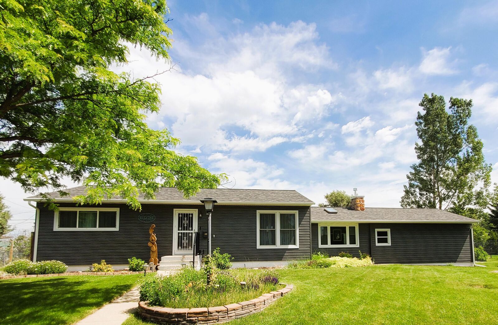 Property Photo: 1505 N Mountain View Drive WY 82801
