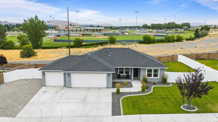 Property Photo:  3304 Lapis Ln  WA 99301 