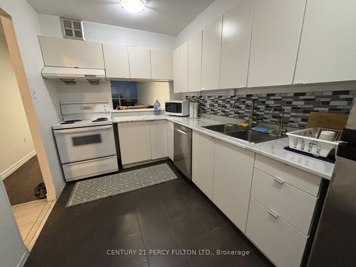 Property Photo: 2365 Kennedy Road 1503 ON M1T 3S6