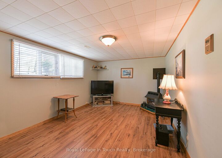 Property Photo: 642 Randles Crescent ON L4R 4V4