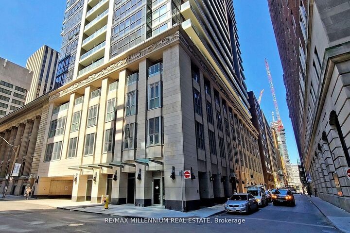 Property Photo:  70 Temperance Street 5101  ON M5H 0B1 
