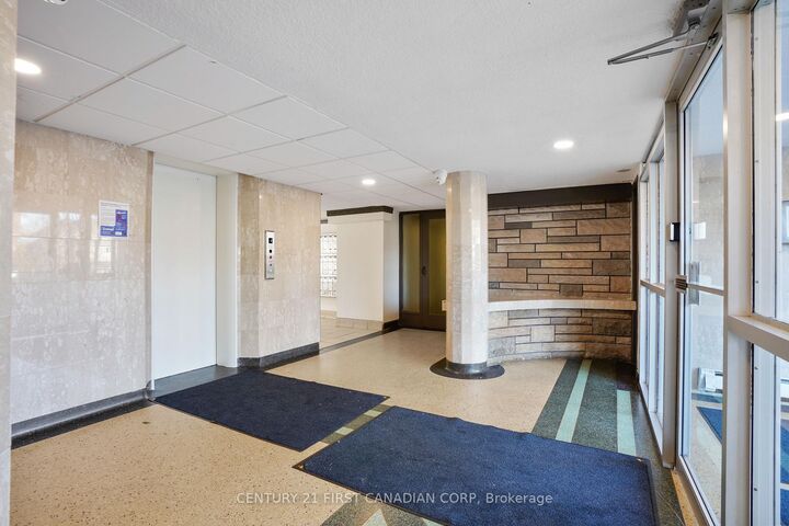Property Photo:  75 High Street 647  ON N6C 4J8 