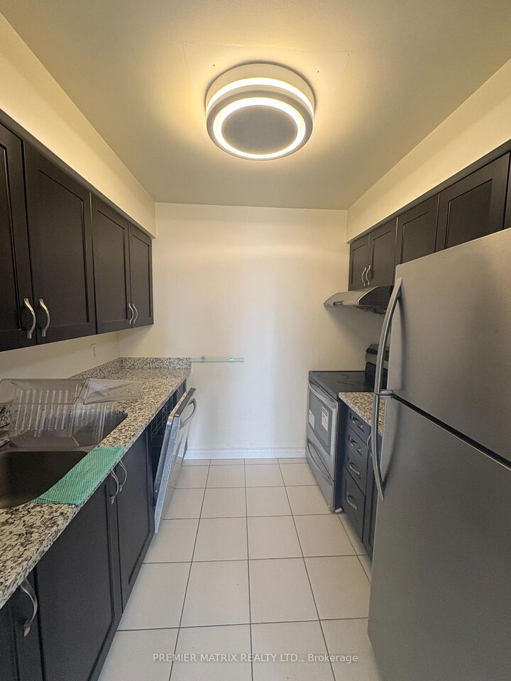 Property Photo:  35 Empress Avenue 2008  ON M2N 6T3 
