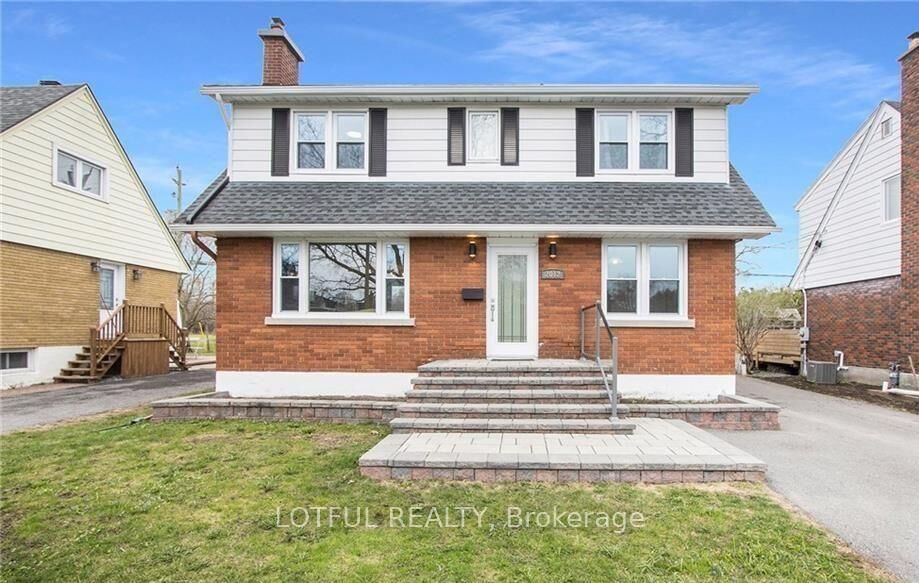 Photo de la propriété:  2012 Dorval Avenue  ON K1G 2N8 